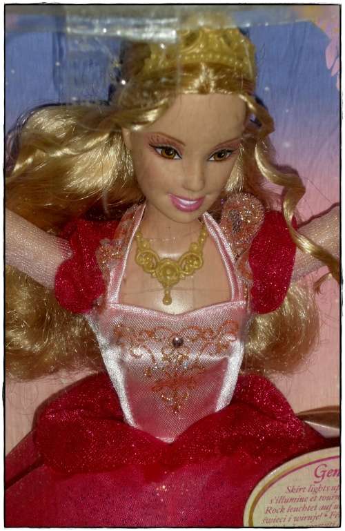 **BARBIE MOVIE MANIA!** BNIB 12 Dancing Princesses Princess Barbie/Princess Genevieve doll by Mattel