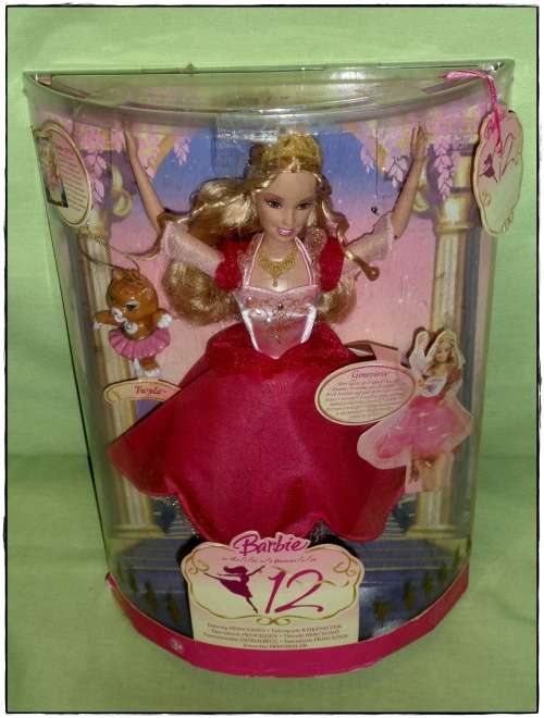 **BARBIE MOVIE MANIA!** BNIB 12 Dancing Princesses Princess Barbie/Princess Genevieve doll by Mattel