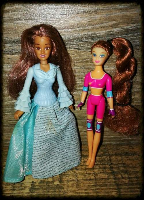 2 Cute Polly Pocket-sized dolls made by McD's