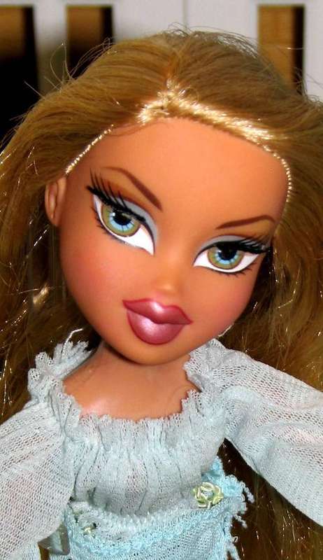Bratz doll CHLOE made by MGA