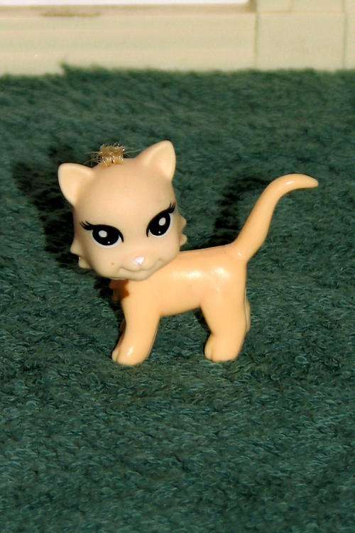 Barbie's pet kitten made by Mattel (Lot 2)