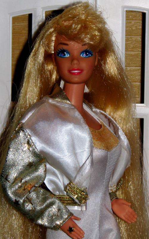Hollywood Hair Barbie doll made by Mattel