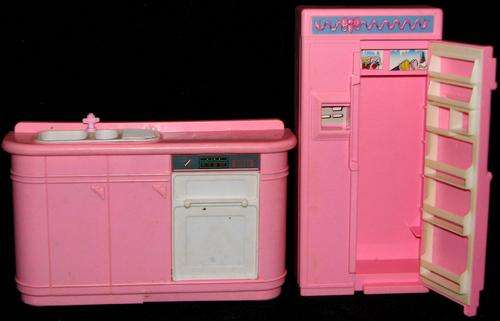 Barbie furniture made by Mattel (Lot 1)