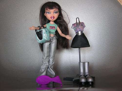 Bratz Jade Like new with extra clothes and suitcase from England