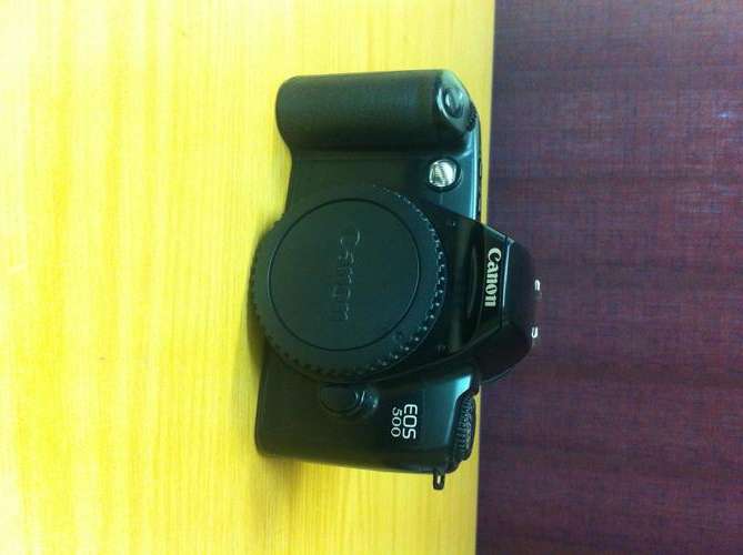 Canon EOS 500 (35mm film Camera )
