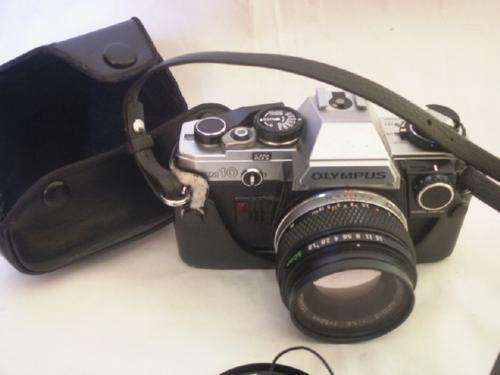 Olympus OM10 35mm SLR and lens ( Sold as is )