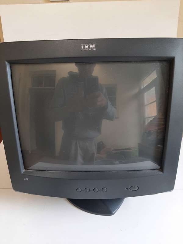 IBM 17` CRT Moniotr