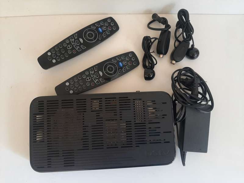 DSTV 2A EXPLORA Decoder with wifi dongle