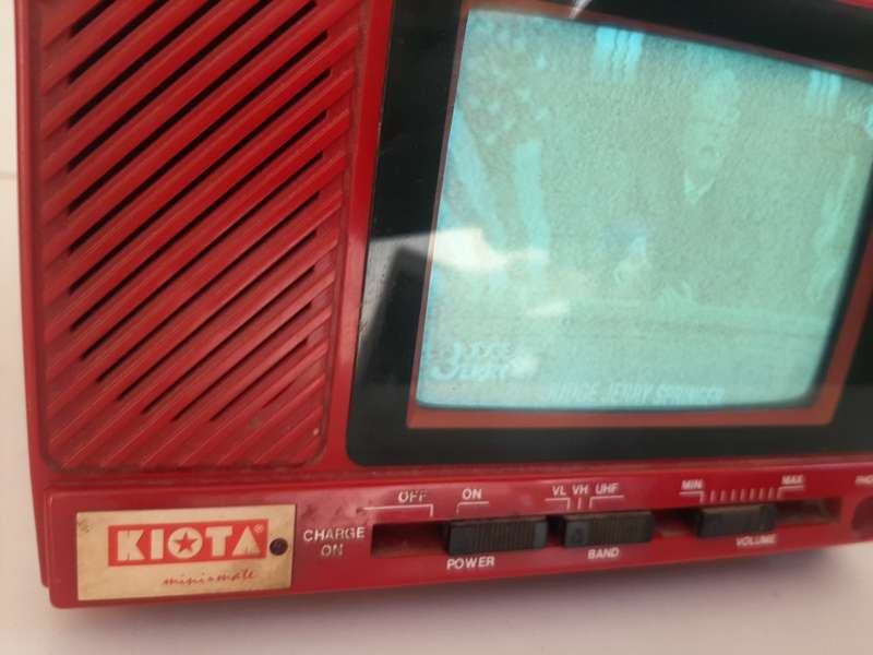 12cm Vintage Kiota black and white portable tv