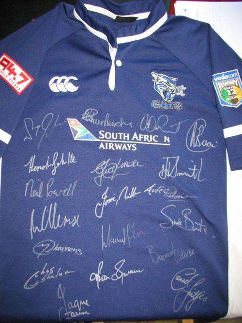 Cats Super 12 jersey Signed by Squad 2005