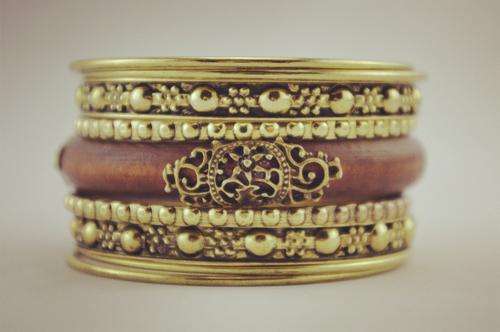 Retro Style Wood Carving Multi Bangles Bracelet