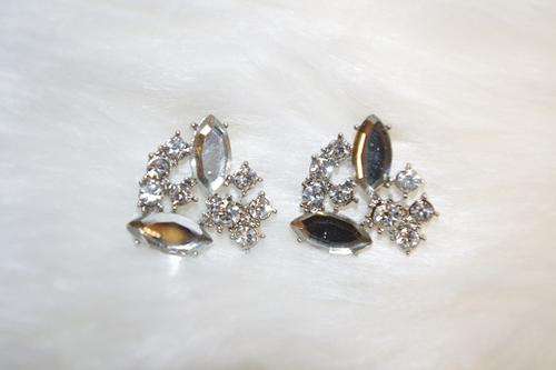 ***True Grace Accessories*** Shine Bright Elegant Beautiful Stud Earrings