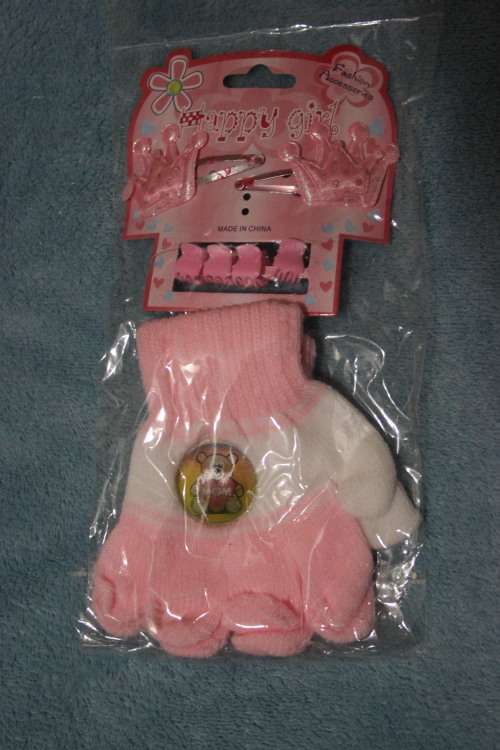 Baby girl  6-18 months pink gloves with knippies