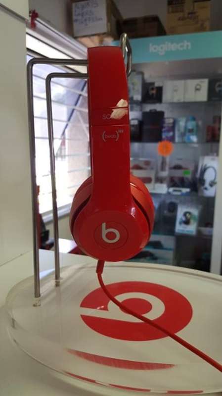 Beats Solo HD (Hard Wired) Red