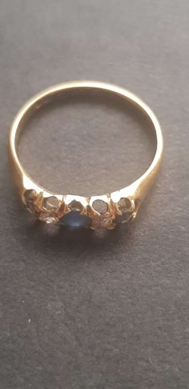 18K GOLD RING SET WITH OLD CUT DIAMONDS & SAPPHIRES