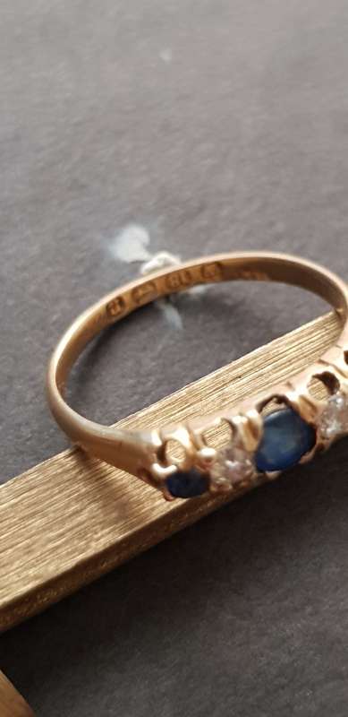 18K GOLD RING SET WITH OLD CUT DIAMONDS & SAPPHIRES