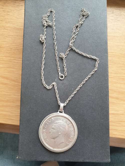 1951 5 Crown coin mounted as a pendant
