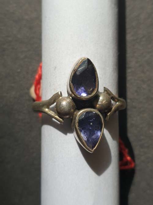 silver ring with a 2 smokey stones stamp 925