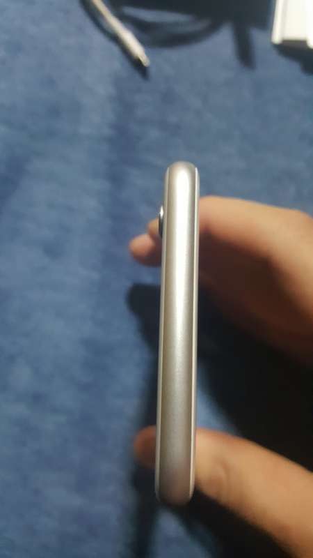 iPhone 6s 16gb Silver - Box - WARRANTY - Free cover