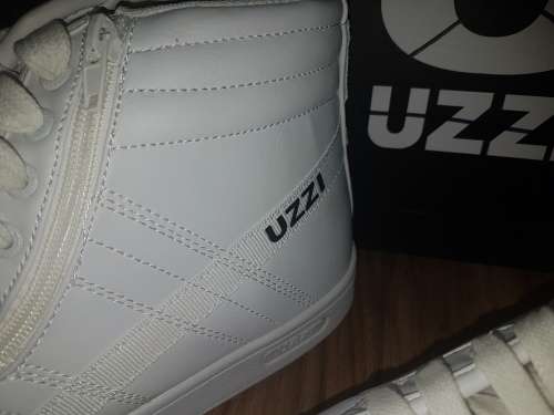 ORIGINAL UZZI Shoes - SA Size 10 - Colour : White - 5853367 - Brand New Boxed
