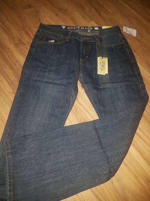 GUESS JEANS SIZE W34L32 - Brand New
