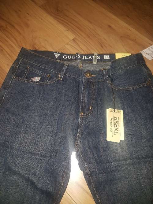 GUESS JEANS SIZE W34L32 - Brand New