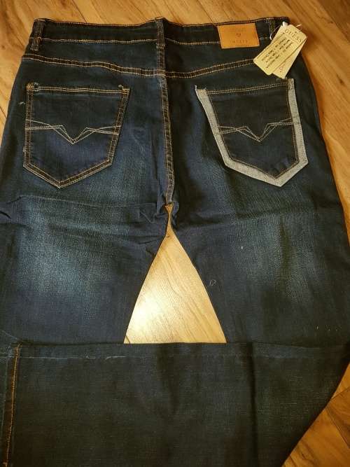 ORIGINAL GUESS JEANS SIZE W38L32 - Brand New (Regular Fit)
