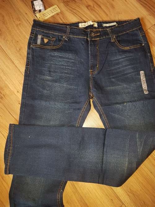ORIGINAL GUESS JEANS SIZE W38L32 - Brand New (Regular Fit)