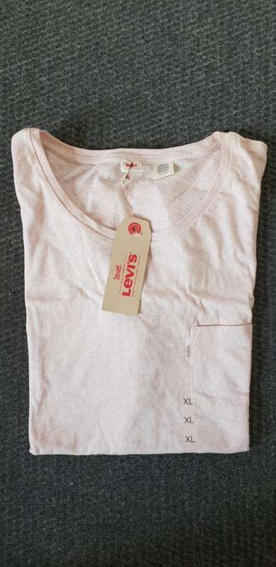 Original Levi's Shirt - X-Large - Brand new - Light pink