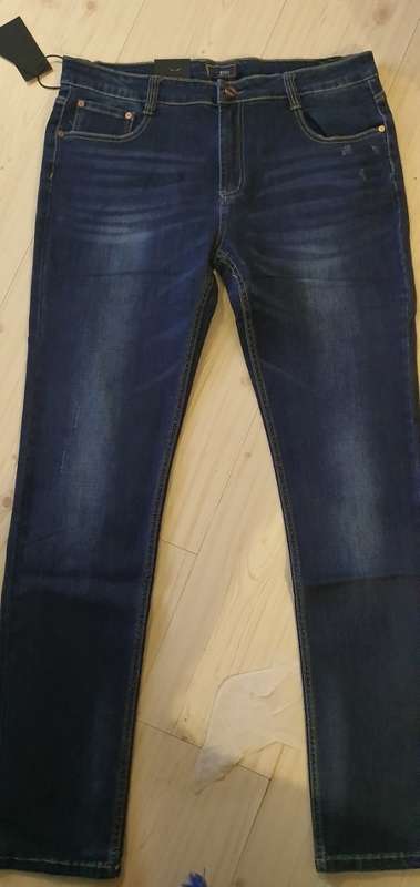 HUGO BOSS SKINNY JEANS - Mens Jeans - SIZE 32 - Brand New