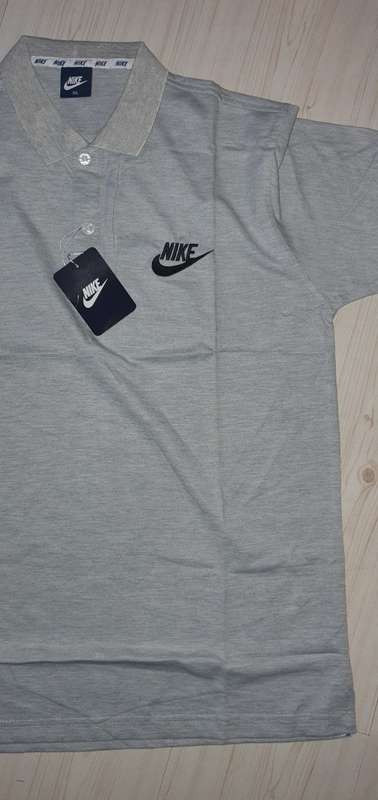 Nike Slim Fit - Large - Brand new - with tags (Light Grey)