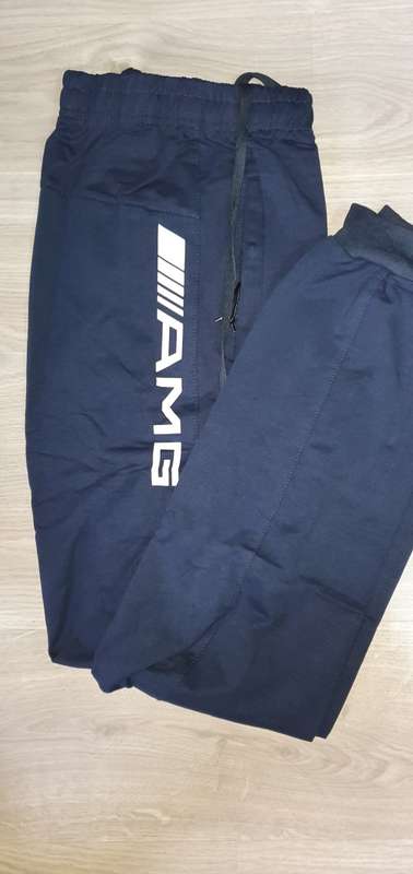 Knitwear Hoodies HUGO BOSS MERCEDES BENZ Tracksuit Super Slim Fit XX Large Brand new with tags Red Navy was sold for 360.00 on 26 Feb at 23 00 by brandseller in Bloemfontein ID 458980804