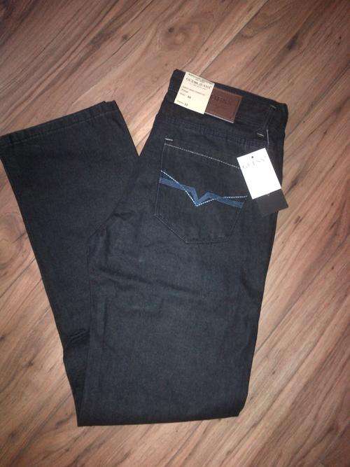 Guess Jeans - 28 - Brand New