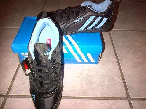 ADIDAS Womens Shoes UK 5  - Brand New - No Box