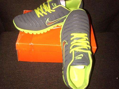 Nike Mens Shoes UK 8 - Brand New