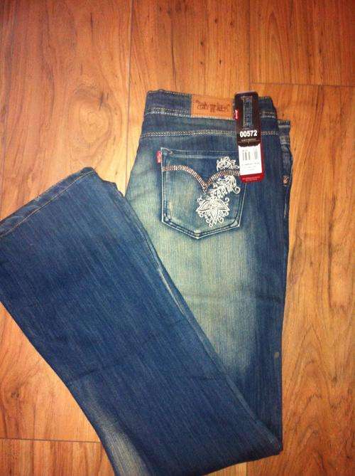 Levi's Ladies Skinny's W34L32 - Brand New