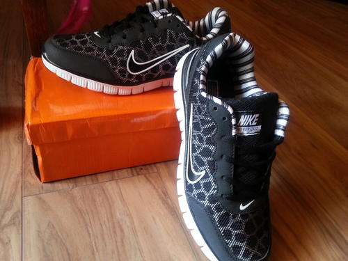 Nike Mens Shoes UK 8 - Brand New