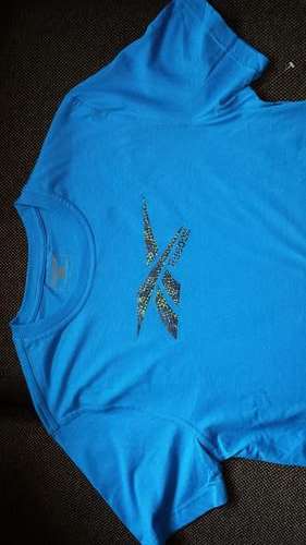 Reebok T-Shirt Medium - Brand New