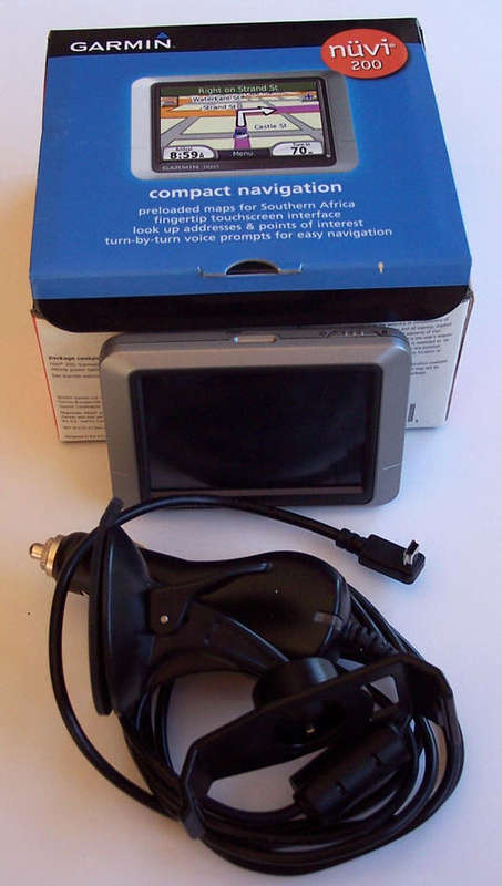 GARMIN NUVI 200 GPS-LIKE NEW-ONLY USED 3 TIMES-IN BOX WITH ALL ACCESSORIES