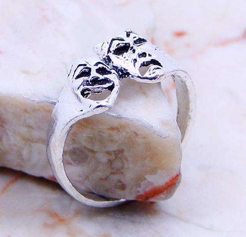 FABULOUS .925 SILVER RING US Size 7 ; (Z12729)
