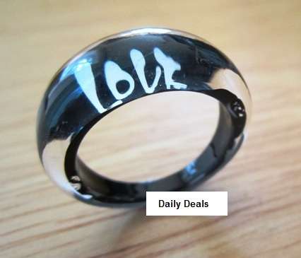 Pretty LOVE Ring - Size 9