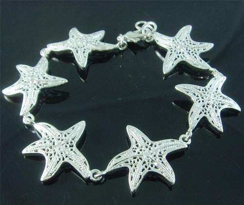 Dazzling Brand New Bracelet (AB17)