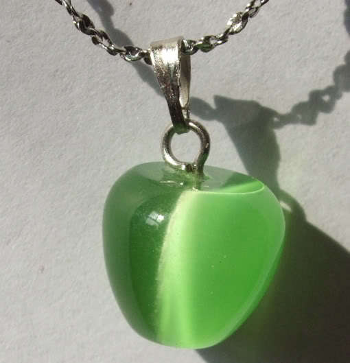 2009 NEW!Noblest Green Opal Apple Pendant Necklace