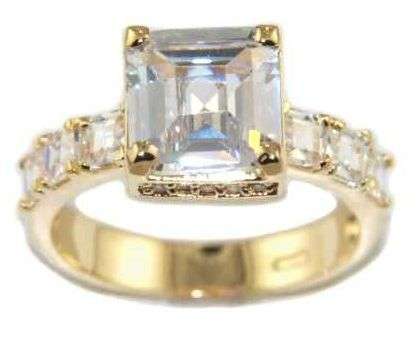 **FREE SHIPPING!**STUNNING 6.40CT BOLD PRINCESS CUT ENGAGEMENT RING CLAD IN 18K GOLD SIZE 9
