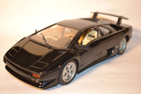 Lamborghini Diablo (1990) - 1:18 Bburago