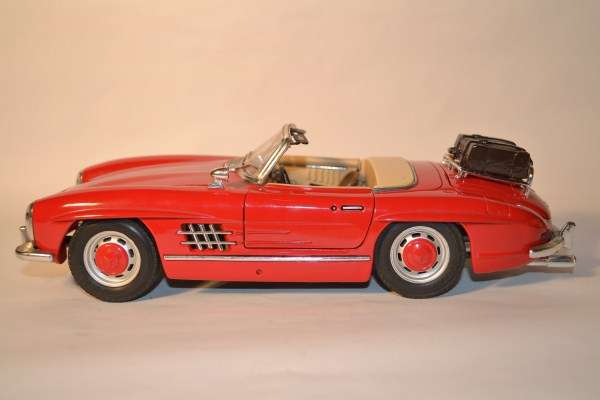 Mercedes Benz 300SL - 1:18 Burago
