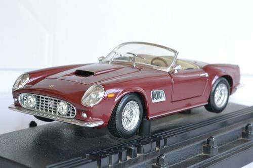 FERRARI 250 GT CALIFORNIA SPIDER 1:18 HOTWHEELS - RARE