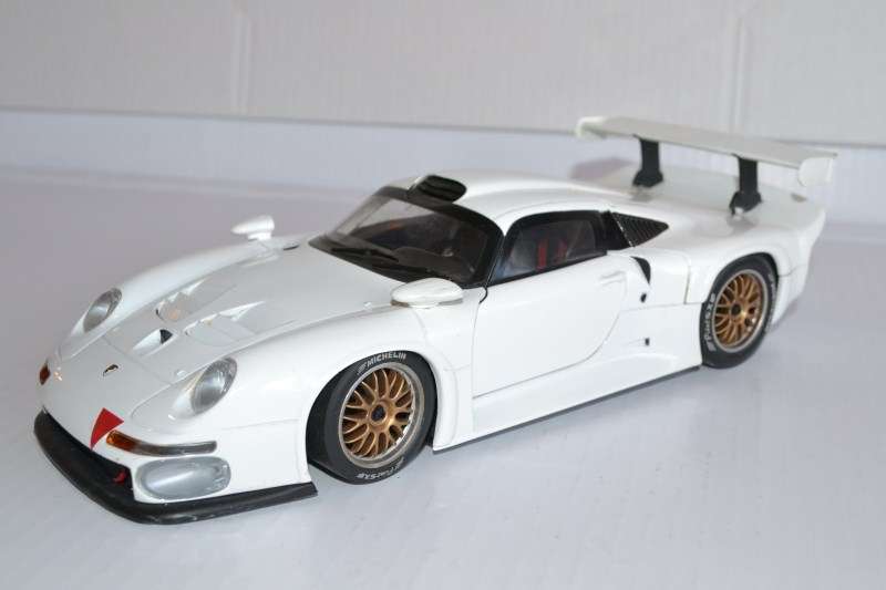 PORSCHE 911 GT1 1995 - 1:18 - REALLY RARE UT MODEL