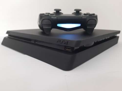 PLAYSTATION 4 SLIM 1TB JET BLACK - ALMOST MINT  - ALL ACCESSORIES INCLUDED - 3 MONTH WARRANTY