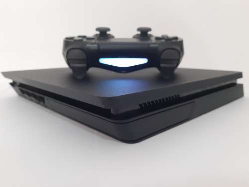 PLAYSTATION 4 SLIM 1TB JET BLACK - ALMOST MINT  - ALL ACCESSORIES INCLUDED - 3 MONTH WARRANTY